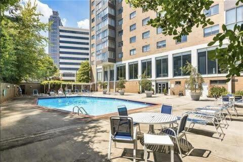 2B1B Modern Downtown Atl Condo W 1 Free Parking Lm1007 Атланта Экстерьер фото